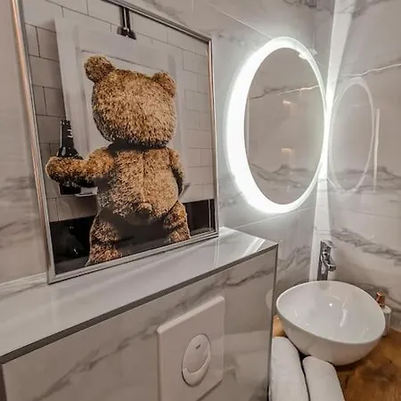 Teddy Bear Jacuzzi דירה