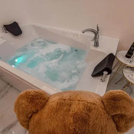 Teddy Bear Jacuzzi דירה